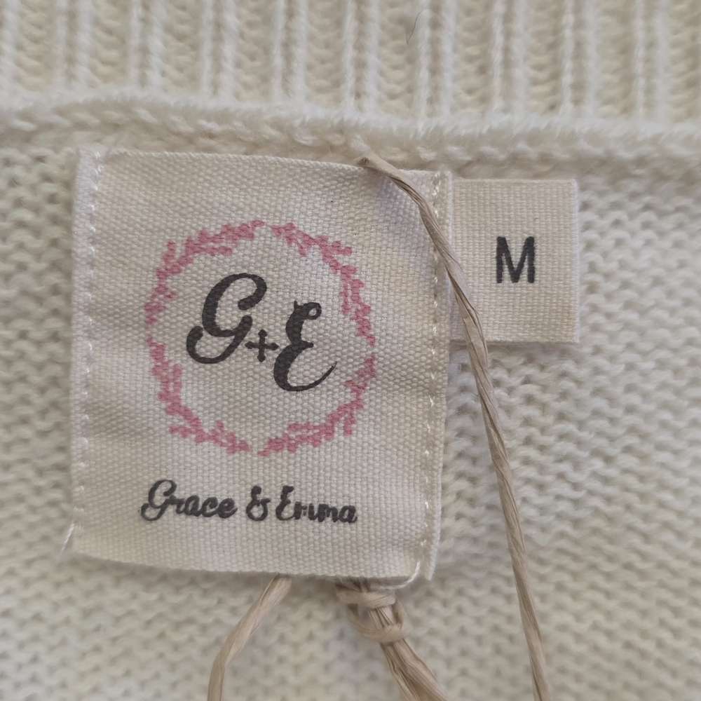 Grace & Emma Star Distressed Sweater Cream Black NWT Medium - Picture 7 of 10
